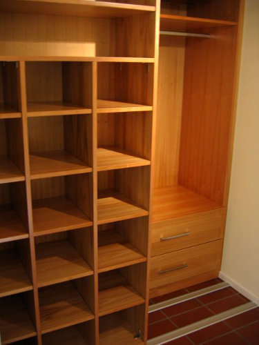 Einbau Schuh-Schrank Kirschbaum